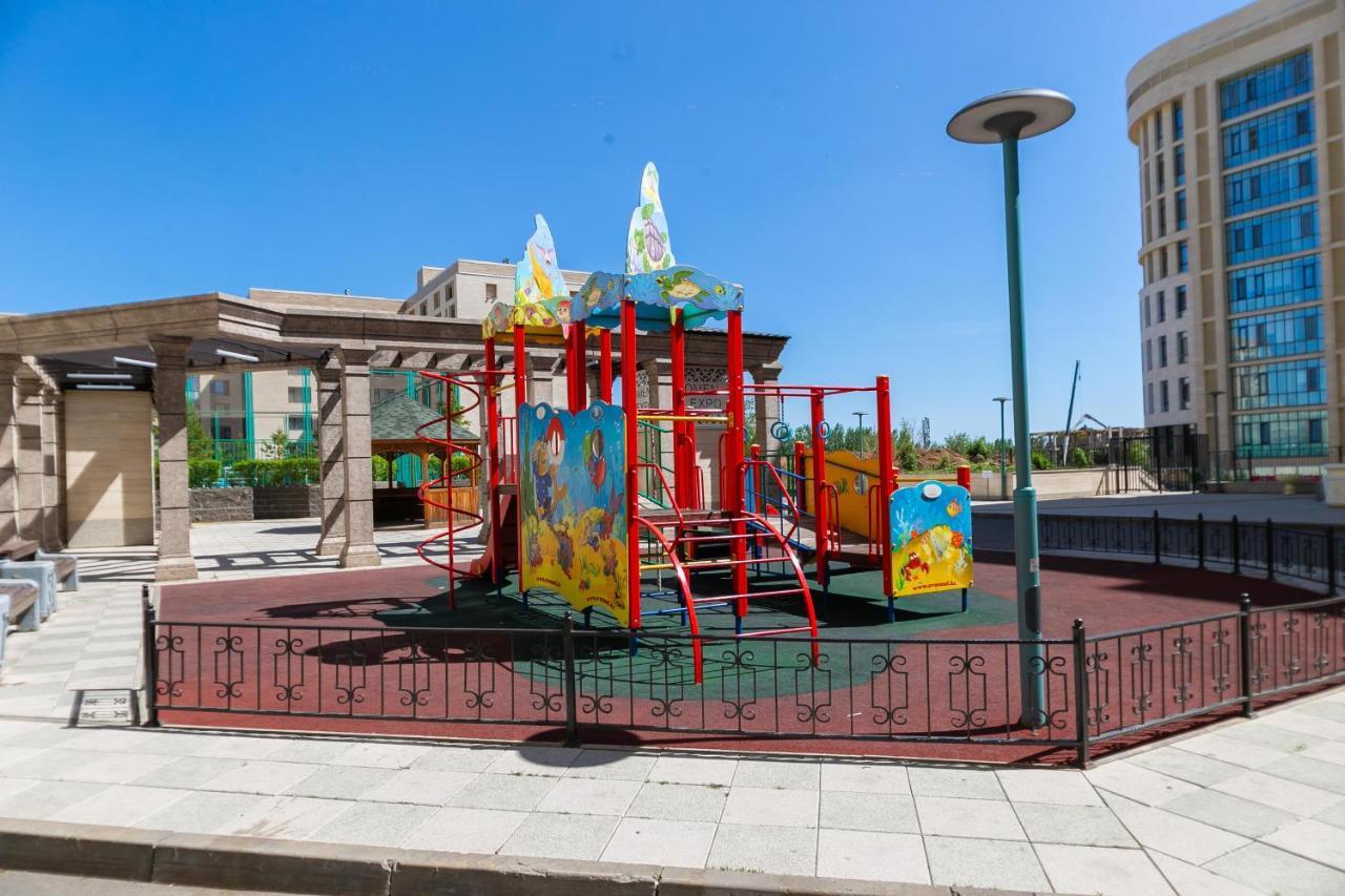 В Promenade Expo Квартира С Романтическим Видом Astana Luaran gambar